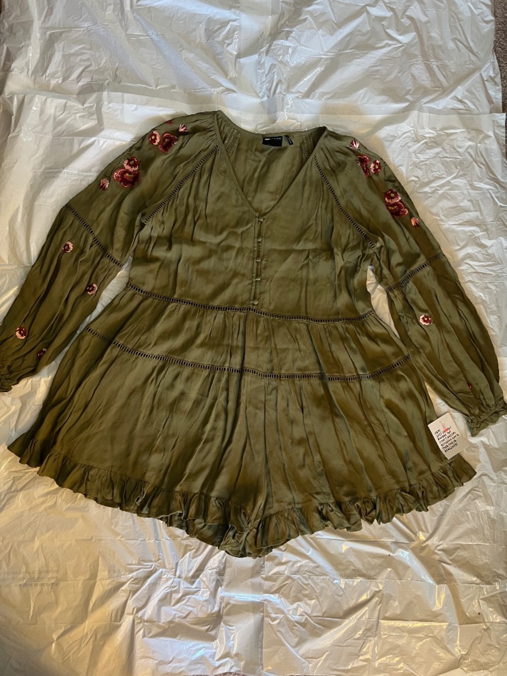 NWT ASOS DESIGN Lace Trim and Embroidered Long Sleeve Romper in khaki Size 14 - Picture 6 of 16